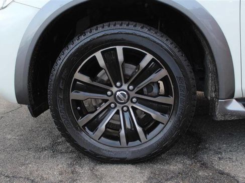 Used 2018 Nissan Armada Platinum w/ Interior Lighting Package image 9