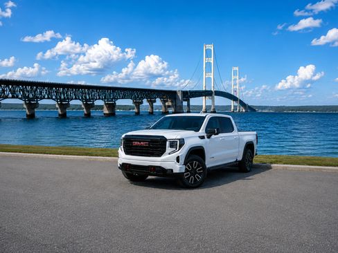 Used 2024 GMC Terrain SLE w/ LPO, Floor Liner Package FWD image 39