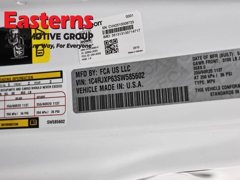 Used 2025 Jeep Wrangler Unlimited Sahara AWD/4WD image 35