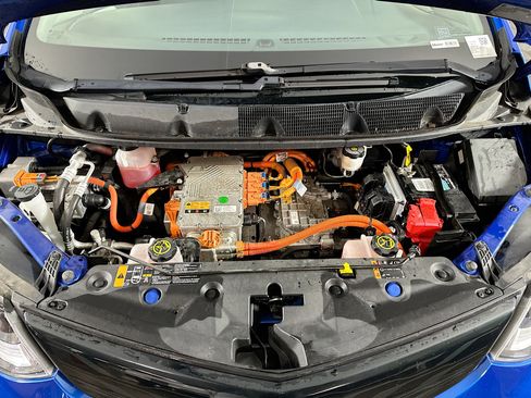 Used 2017 Chevrolet Bolt Premier w/ Driver Confidence II Package image 31