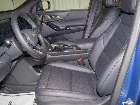 New 2027 Chevrolet Equinox LT w/ Convenience Package II FWD image 8