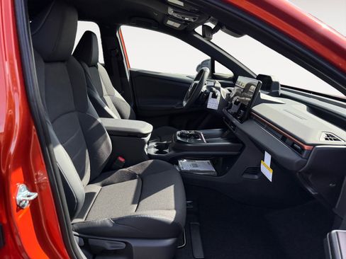 New 2026 Subaru Uncharted Premium FWD image 19