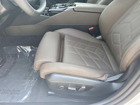 Certified 2026 BMW 530i xDrive w/ Premium Package image 18