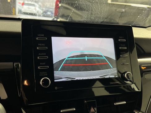 Used 2022 Toyota Camry SE image 19