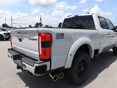 New 2026 Ford F250 Lariat w/ Black Appearance Package AWD/4WD image 10