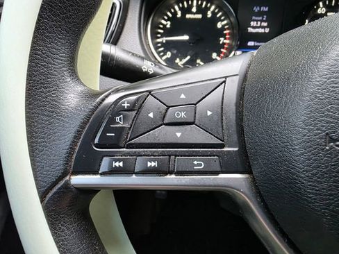 Used 2018 Nissan Rogue S FWD image 27