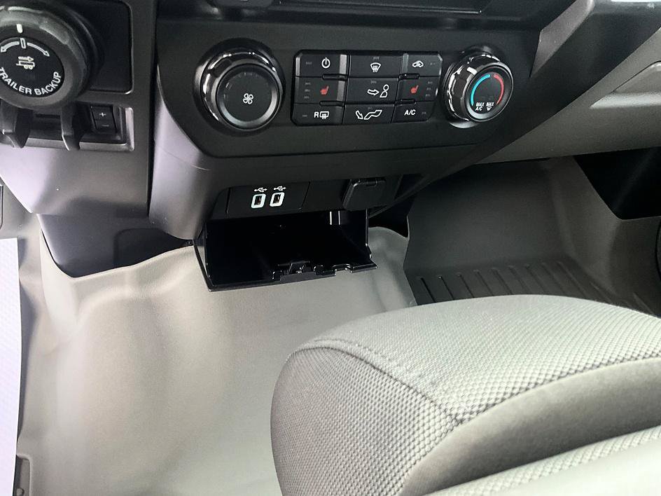 Used 2016 Ford F150 XLT w/ Equipment Group 302A Luxury AWD/4WD image 26