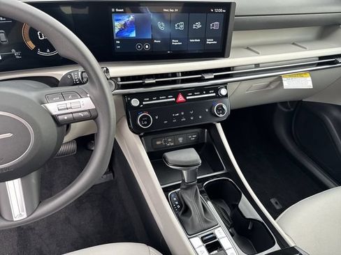 Used 2026 Hyundai Tucson SEL FWD image 21
