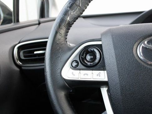 Used 2017 Toyota Prius Three image 11