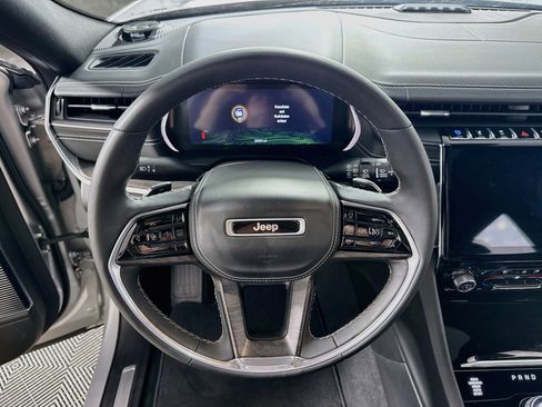 Used 2022 Jeep Grand Cherokee Overland image 17