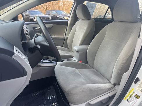 Used 2013 Toyota Corolla L image 5