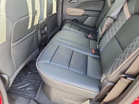 New 2026 GMC Canyon Denali image 9