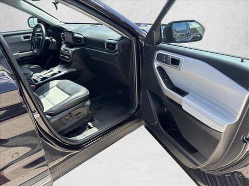 Used 2022 Ford Explorer XLT w/ Equipment Group 202A RWD image 25