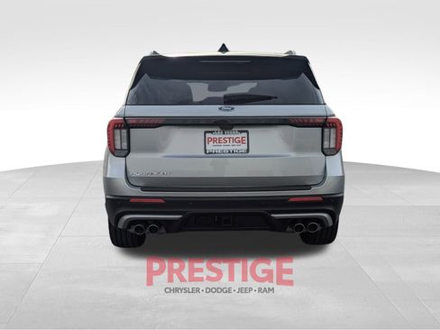 Used 2025 Ford Explorer Platinum w/ Ultimate Package image 8