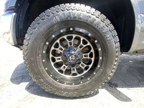 Used 2017 Ford F150 Lariat w/ Equipment Group 502A Luxury AWD/4WD image 10