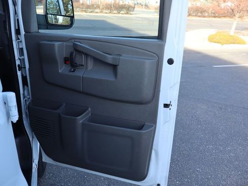 Used 2020 Chevrolet Express 2500 w/ Enhanced Convenience Package image 25