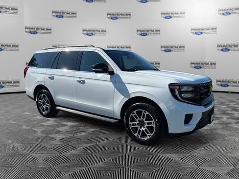 Used 2025 Ford Expedition Active AWD/4WD image 7