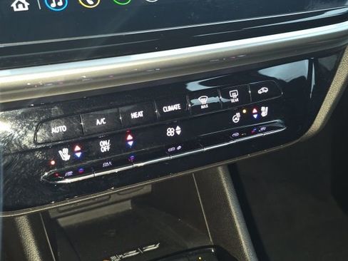 Used 2023 Chevrolet Bolt EUV Premier w/ Sun & Sound Package image 27