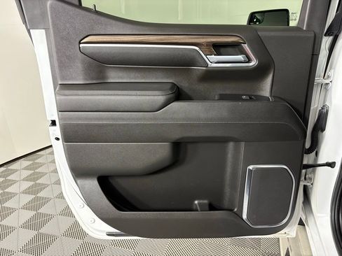 Used 2023 Chevrolet Silverado 1500 LT image 40