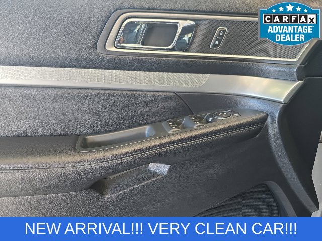 Used 2017 Ford Explorer XLT w/ Equipment Group 202A FWD image 14