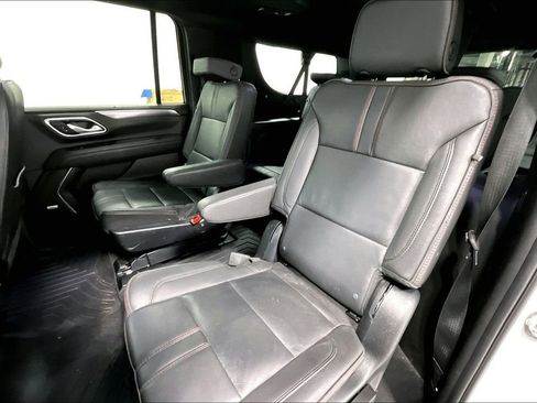 Used 2023 Chevrolet Suburban RST w/ Luxury Package RWD image 32