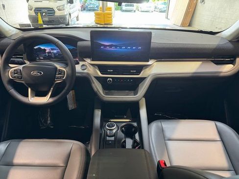 New 2025 Ford Explorer Active w/ Active Comfort Package image 12