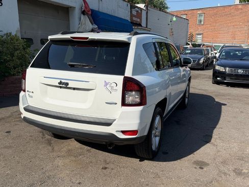 Used 2016 Jeep Compass Latitude AWD/4WD image 10