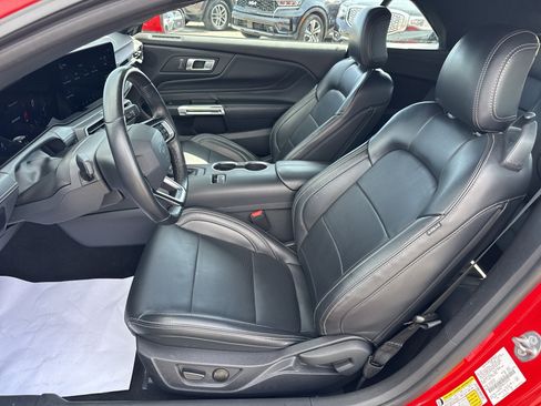 Used 2025 Ford Mustang Premium RWD image 12