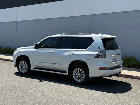 Used 2014 Lexus GX 460 w/ Premium Package AWD/4WD image 4