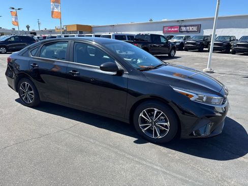 Used 2023 Kia Forte LXS FWD image 9