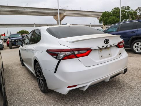 Used 2023 Toyota Camry SE image 10