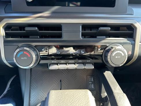 Certified 2026 Toyota Tacoma TRD Off-Road AWD/4WD image 42