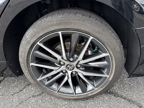 Used 2024 Toyota Camry XLE w/ Navigation Package image 19