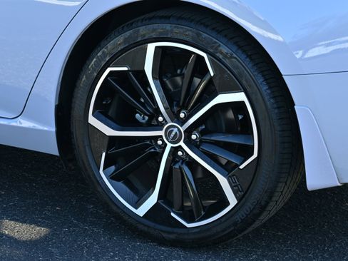 Used 2025 Nissan Altima 2.5 SR w/ SR Premium Package image 34