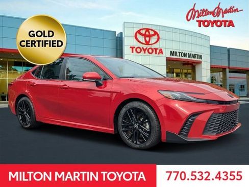 Certified 2025 Toyota Camry SE FWD image 1