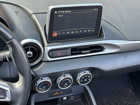 Used 2019 FIAT 124 Spider Classica w/ Mopar All Weather Plus Group RWD image 15