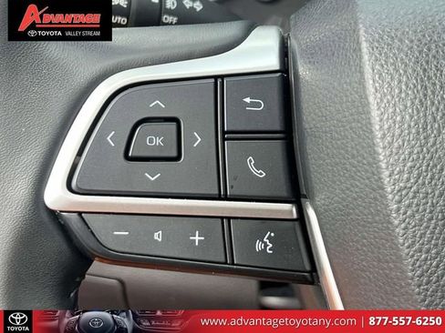 Certified 2024 Toyota Highlander XLE AWD/4WD image 25