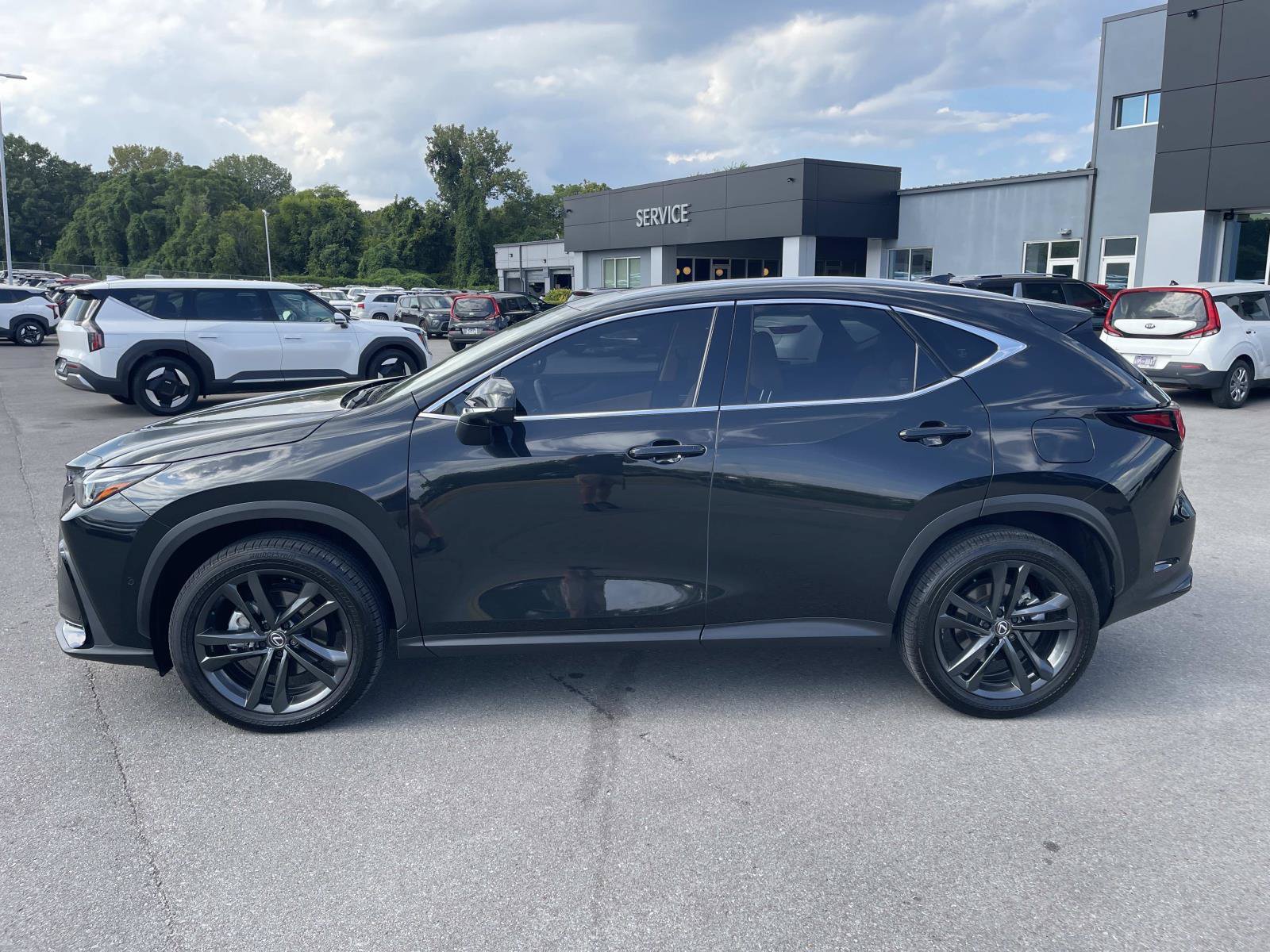 Used 2025 Lexus NX 450h+ AWD w/ Accessory Package (Z2) image 6