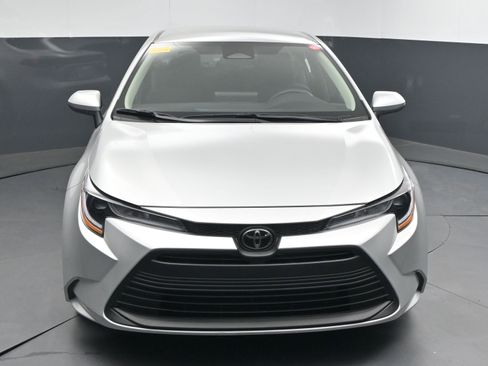 Certified 2025 Toyota Corolla LE image 2