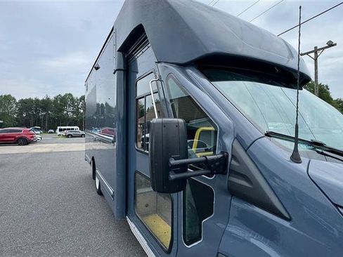 Used 2021 Ford Transit 350 DRW RWD image 20