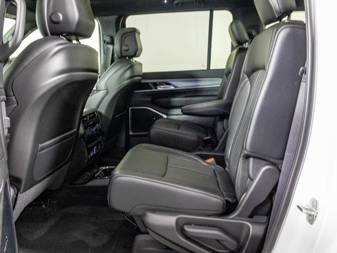 New 2026 Jeep Grand Wagoneer 4WD w/ Premium Group I image 40