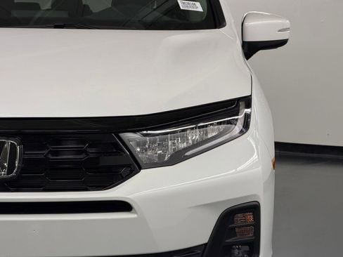 New 2026 Honda Odyssey Touring image 11