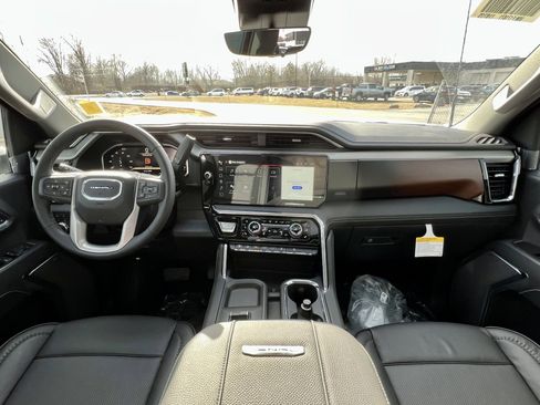 New 2026 GMC Sierra 3500 Denali w/ Denali Reserve Package image 32