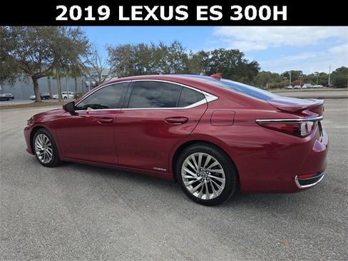 Used 2019 Lexus ES 300h w/ Accessory Package 2 image 5