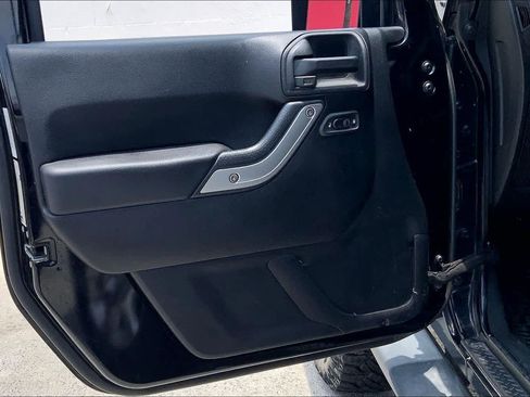 Used 2013 Jeep Wrangler Sahara w/ Connectivity Group AWD/4WD image 26