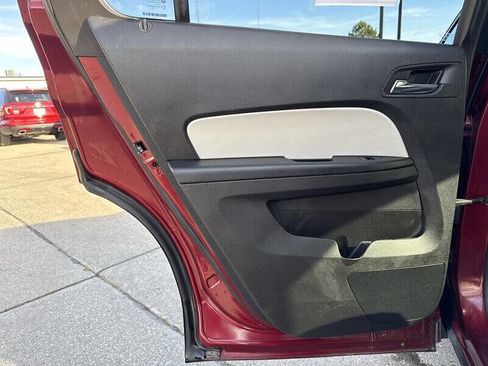 Used 2017 Chevrolet Equinox Premier w/ Enhanced Convenience Package image 17