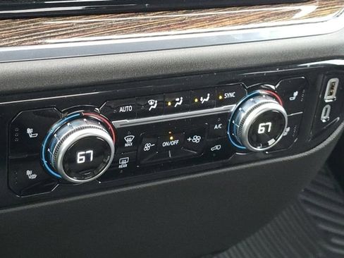 Used 2024 GMC Sierra 1500 SLE image 25