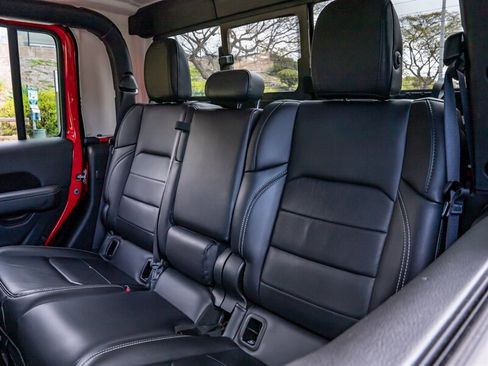 Used 2020 Jeep Gladiator Overland image 25