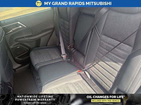 New 2026 Mitsubishi Outlander SE AWD/4WD image 8