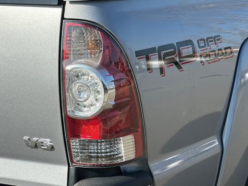 Used 2015 Toyota Tacoma 4x4 Double Cab w/ TRD Off-Road Package image 26